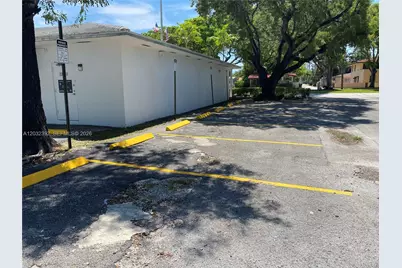 17280 NE 19th Ave, North Miami Beach, FL 33162 - Photo 26