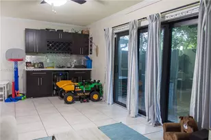 7645 NW 38th Ct, Sunrise, FL 33351 - Photo 10