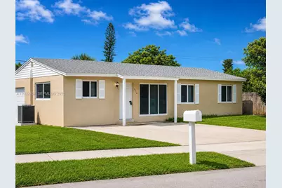 2124 SW 42nd Ter, Fort Lauderdale, FL 33317 - Photo 1