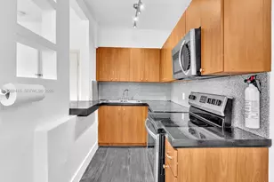 934 Michigan Ave, Miami Beach, FL 33139 - Photo 8