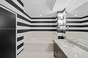 50 South Pointe Dr, Miami Beach, FL 33139 - Photo 26