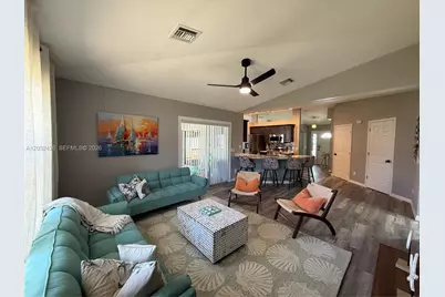 389 NE Surfside Ave, Port Saint Lucie, FL 34983 - Photo 10