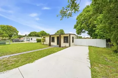 2520 NW 160th St, Miami Gardens, FL 33054 - Photo 1