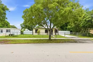 2520 NW 160th St, Miami Gardens, FL 33054 - Photo 4