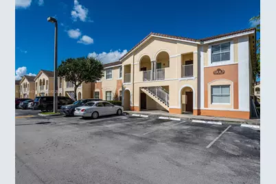 1663 SE 27th Dr #108, Homestead, FL 33035 - Photo 2