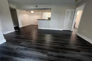 350 W Palm Cir W, Pembroke Pines, FL 33025 - Photo 4