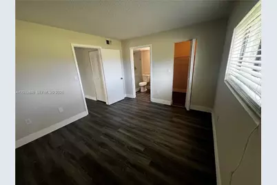 350 W Palm Cir W #203, Pembroke Pines, FL 33025 - Photo 8