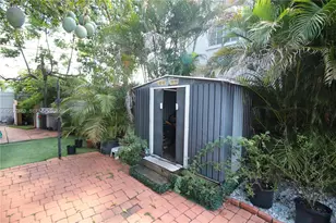 359 E 12th St, Hialeah, FL 33010 - Photo 12