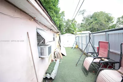 359 E 12th St, Hialeah, FL 33010 - Photo 14