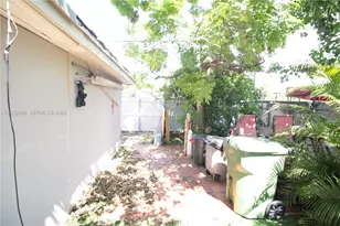 359 E 12th St, Hialeah, FL 33010 - Photo 52