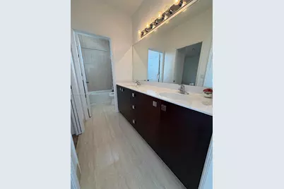 9924 NW 10th Ter, Miami, FL 33172 - Photo 20