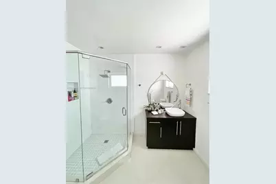 290 E Shore Dr E #290, Miami, FL 33133 - Photo 8