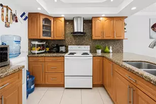 5701 Collins Ave, Miami Beach, FL 33140 - Photo 4
