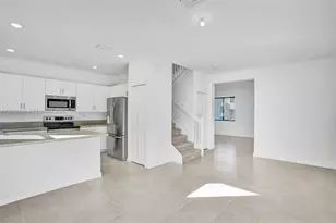 2542 SE 29th St, Homestead, FL 33035 - Photo 12
