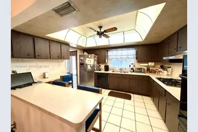 8721 NW 18th St, Pembroke Pines, FL 33024 - Photo 14