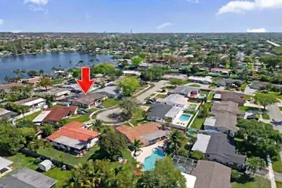 8721 NW 18th St, Pembroke Pines, FL 33024 - Photo 2