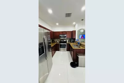 3355 W 90th Ter, Hialeah, FL 33018 - Photo 6