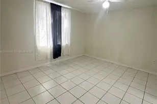 10000 NW 80th Ct, Hialeah Gardens, FL 33016 - Photo 4