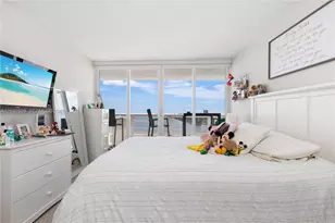 1717 N Bayshore Dr, Miami, FL 33132 - Photo 24