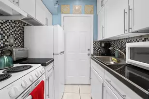 3030 Collins Ave, Miami Beach, FL 33140 - Photo 6