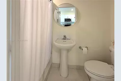 10606 W 32nd Ln, Hialeah, FL 33018 - Photo 10