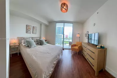 79 SW 12th St #1502, Miami, FL 33130 - Photo 12