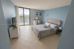 3675 N Country Club Dr, Aventura, FL 33180 - Photo 8
