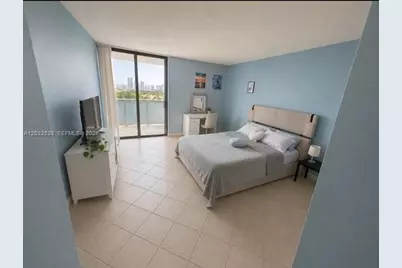3675 N Country Club Dr #1406, Aventura, FL 33180 - Photo 10