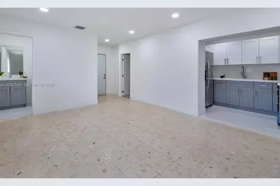 424 W 13th St, Hialeah, FL 33010 - Photo 12