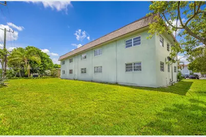 2255 SE 5th St, Pompano Beach, FL 33062 - Photo 16