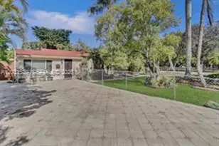 2199 NE 182nd St, North Miami Beach, FL 33162 - Photo 2