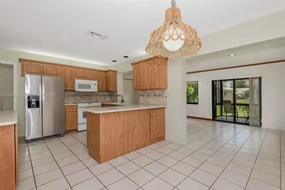 7905 Cloverfield Cir, Boca Raton, FL 33433 - Photo 12