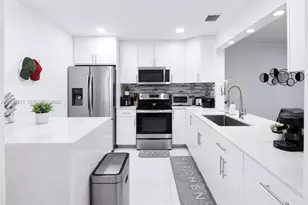 1127 SW 134th Pl, Miami, FL 33184 - Photo 2