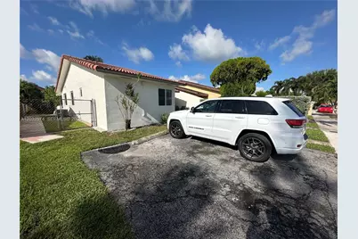 11430 SW 5th Ter #0, Sweetwater, FL 33174 - Photo 4