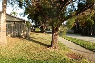 8680 Crater Terrace, West Palm Beach, FL 33403 - Photo 6