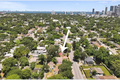 555 NW 46th St, Miami, FL 33127 - Photo 6