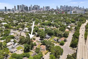 555 NW 46th St, Miami, FL 33127 - Photo 8