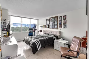 1400 St Charles Pl, Pembroke Pines, FL 33026 - Photo 10