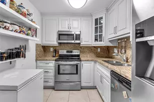 1400 St Charles Pl, Pembroke Pines, FL 33026 - Photo 6