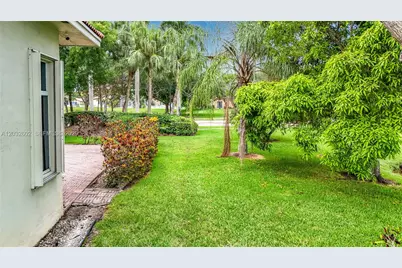 19302 SW 68th St, Pembroke Pines, FL 33332 - Photo 64