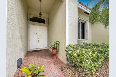 19302 SW 68th St, Pembroke Pines, FL 33332 - Photo 6