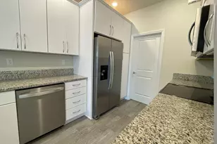 4920 Eucalyptus Dr, Hollywood, FL 33021 - Photo 6