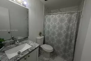 10050 NW 6th St, Pembroke Pines, FL 33024 - Photo 18