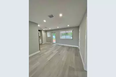 950 NW 36th Ave #0, Miami, FL 33125 - Photo 12