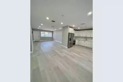 950 NW 36th Ave #0, Miami, FL 33125 - Photo 6
