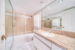 5401 Collins Ave, Miami Beach, FL 33140 - Photo 24