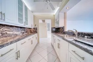 5401 Collins Ave, Miami Beach, FL 33140 - Photo 14