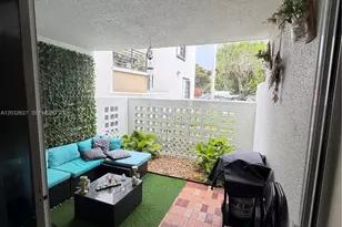 9705 Fontainebleau Blvd, Miami, FL 33172 - Photo 4