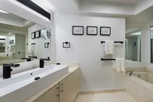 1000 W Island Blvd, Aventura, FL 33160 - Photo 18
