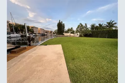 13305 Biscayne Island Ter, North Miami, FL 33181 - Photo 36